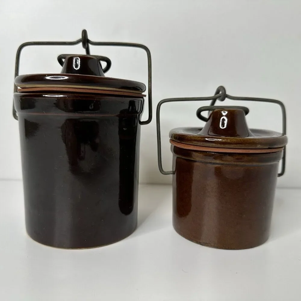 2 Vtg Woodys Chunk O Gold Cheese Crocks Stoneware Brown 12oz 6oz Wire Clamp Lids